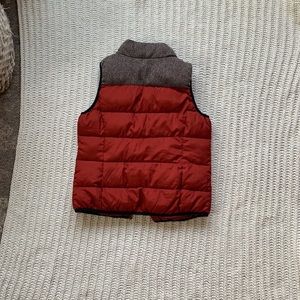 Super cute puffy vest!